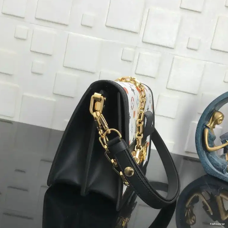 Fashionrep 2012SH0068 Bags LV 0803